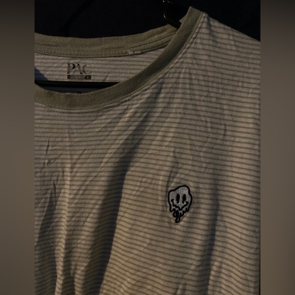 PacSun - XL Unisex Striped Tee with Small Drippy
Smiley Face Embroidery